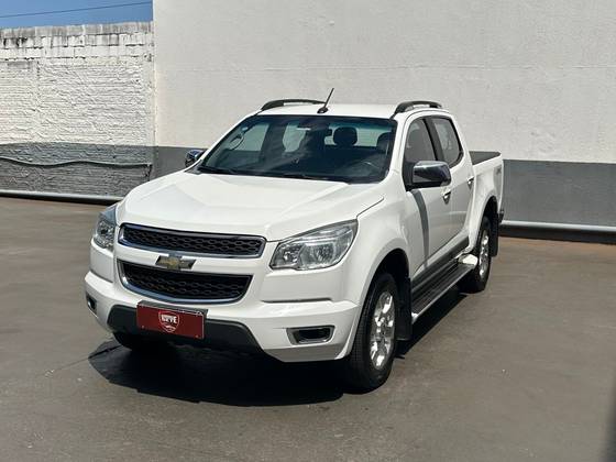 CHEVROLET S10 2.5 LTZ 4X4 CD 16V FLEX 4P MANUAL CHEVROLET S10 2.5 LTZ 4X4 CD 16V FLEX 4P MANUAL